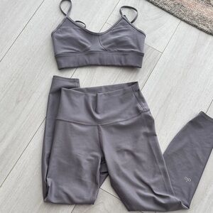 Alo Yoga Women's Lavender Sports Bra & Leggings Set size small